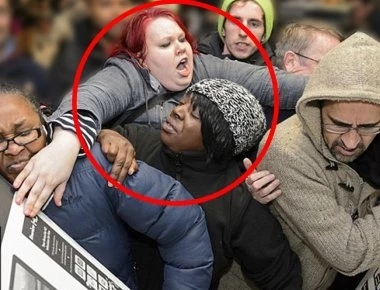 «Μαύρη Παρασκευή»: Δείτε πως τσακώνονται δύο γυναίκες για… κατσαρόλες και τηγάνια